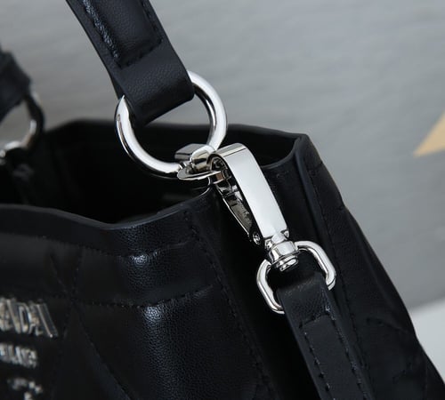 شنطة نسائية ماركة Prada