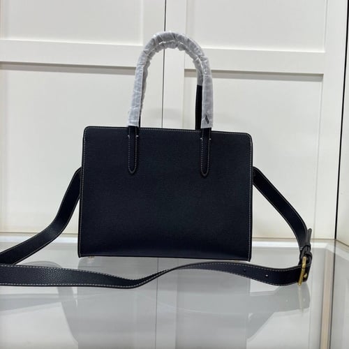 شنطة نسائية ماركة Coach