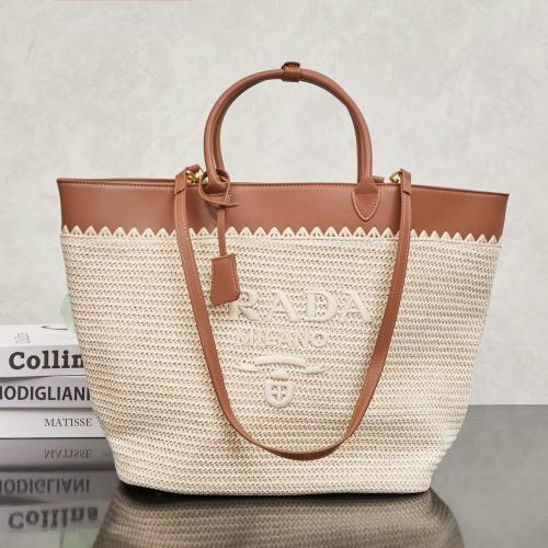 شنطه نسائية ماركة Prada
