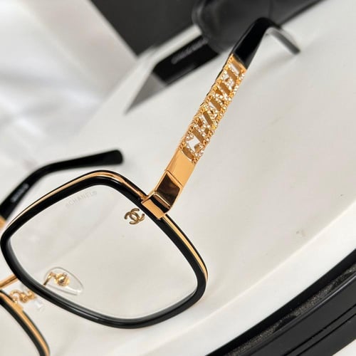 نظاره ماركة Chanel