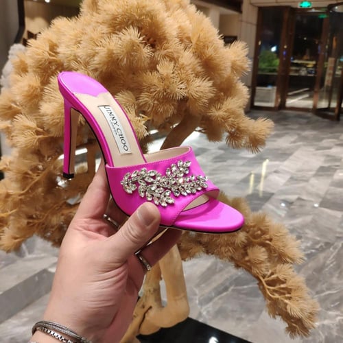 حذاء نسائي ماركة jimmychoo