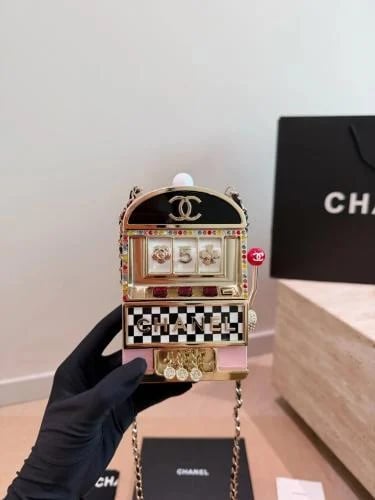 شنطة نسائية ماركة Chanel