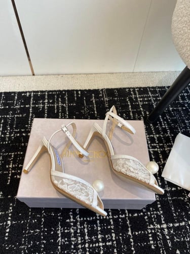 حذاء نسائي ماركة jimmychoo