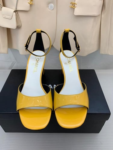 حذاء نسائي ماركة ‏Chanel