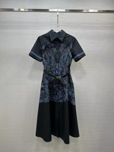 فستان ماركة Dior