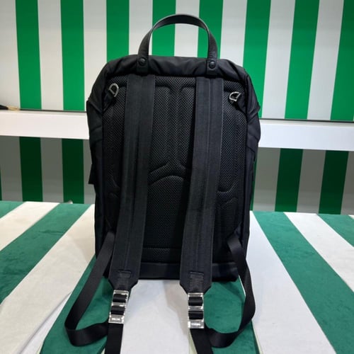 شنطة ماركة Prada