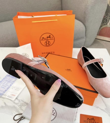 حذاء نسائي ماركة Hermès