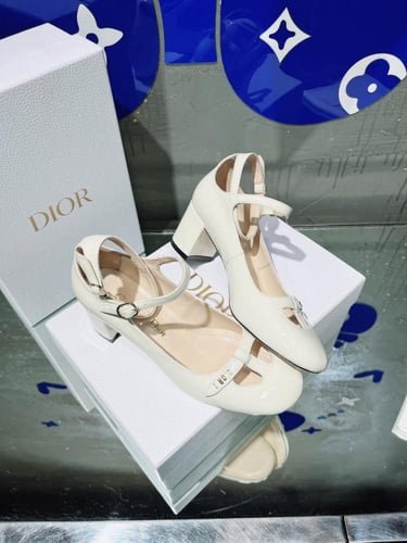 حذاء نسائي ماركة ‏Dior