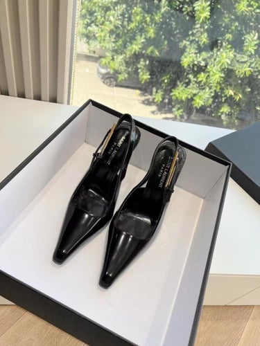 حذاء نسائي ماركة YSL