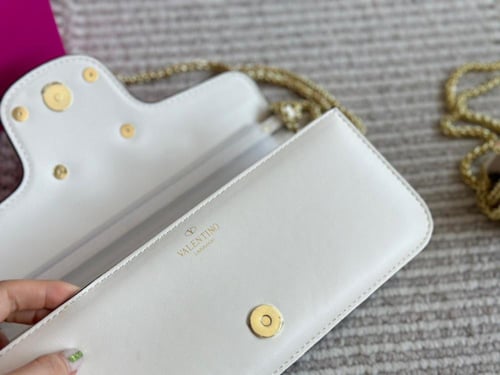 شنطة نسائية ماركة Valentino