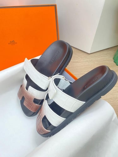 حذاء ماركة Hermès