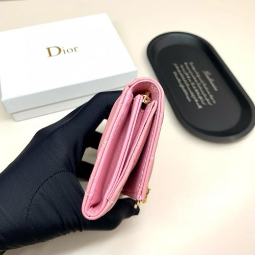 كارد ماركة Dior
