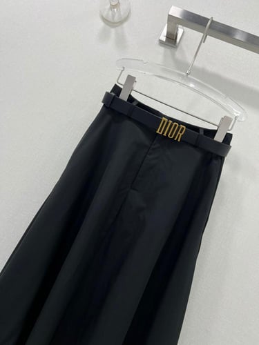 تنوره ماركة Dior