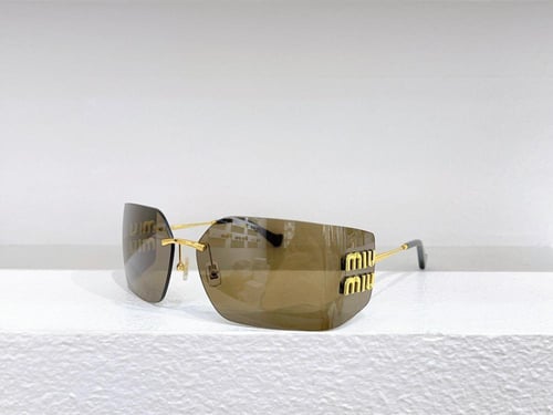 نظاره ماركة ‏Miumiu