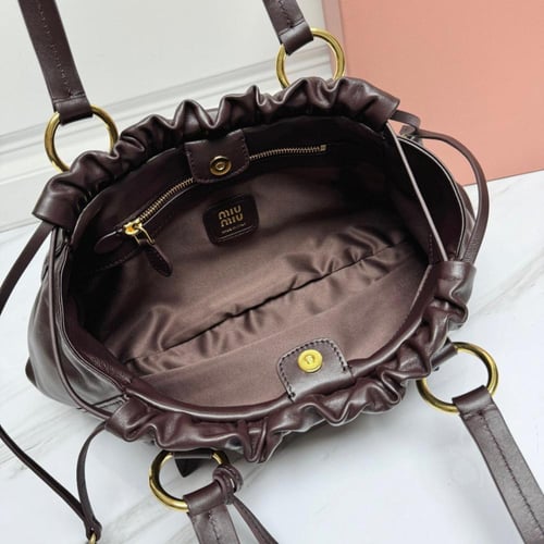 شنطة نسائية ماركة Miumiu