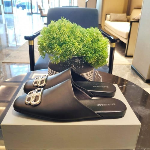 حذاء نسائي ماركة ‏Balenciaga