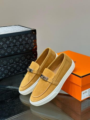حذاء رجالي ماركة Hermès