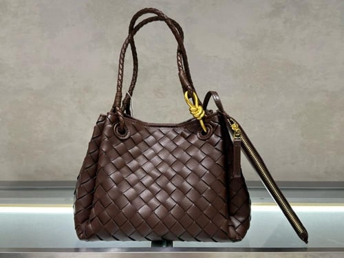 شنطة نسائية ماركة Bottega Veneta