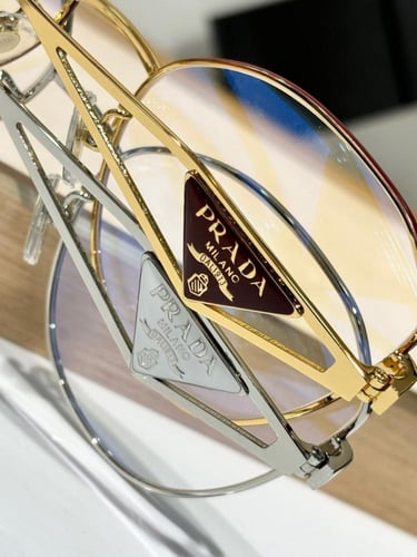 نظاره ماركة ‏Prada