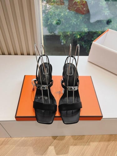 حذاء نسائي ماركة Hermès