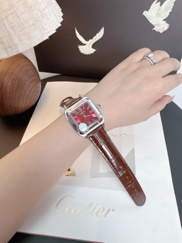 ساعة نسائية ماركة Cartier