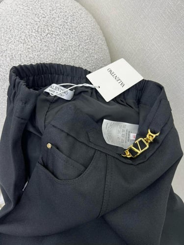 تنوره ماركة Valentino