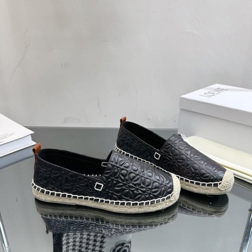 حذاء نسائي ماركة ‏Loewe