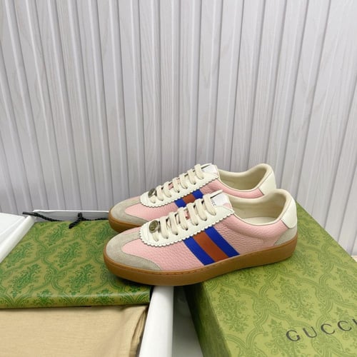 حذاء ماركة Gucci