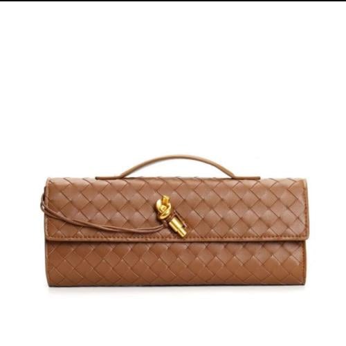 شنطة نسائية ماركة Bottega Veneta