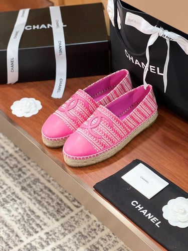 حذاء نسائي ماركة ‏Chanel