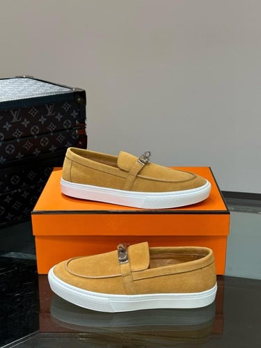 حذاء رجالي ماركة Hermès