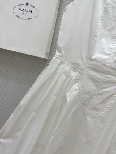 فستان ماركة Prada