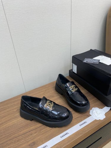 حذاء نسائي ماركة ‏Chanel