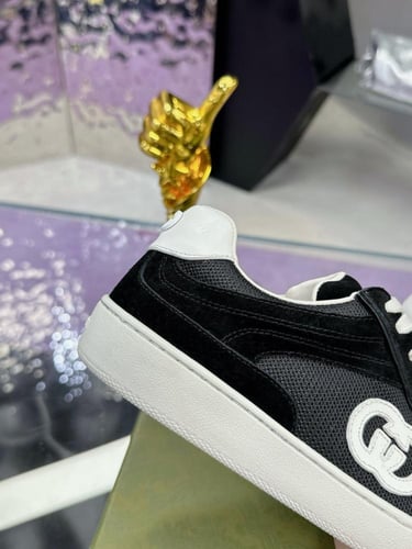 حذاء ماركة ‏Gucci