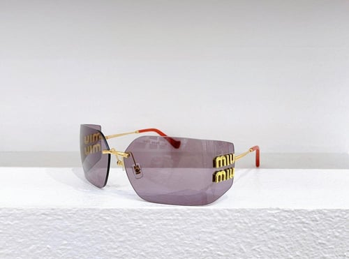 نظاره ماركة ‏Miumiu