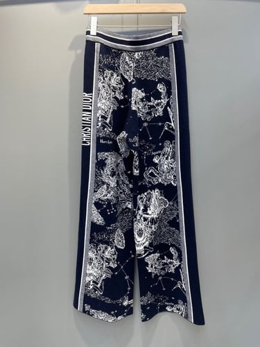 طقم نسائي ماركة Dior