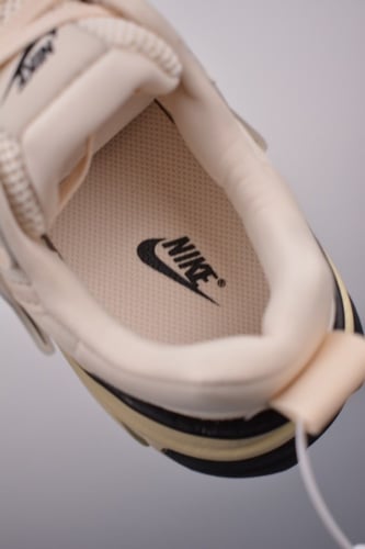 حذاء ماركة Nike