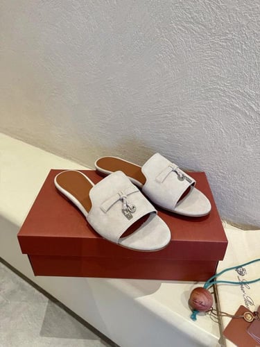 حذاء نسائي ماركة ‏Loro piana