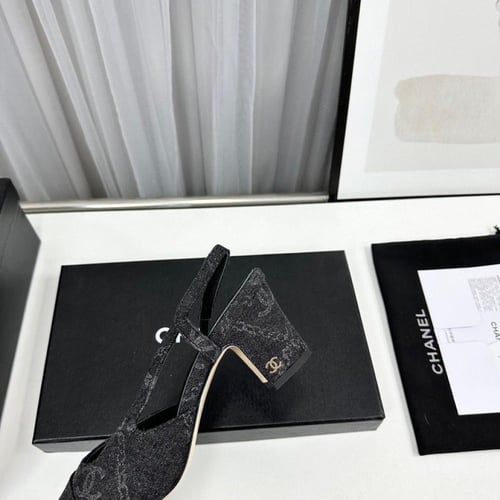 حذاء نسائي ماركة ‏Chanel