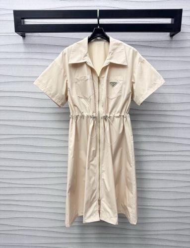 فستان ماركة Prada
