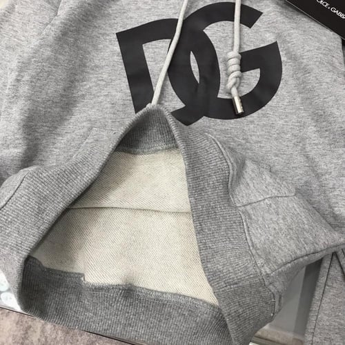 طقم اطفال ماركة D&G