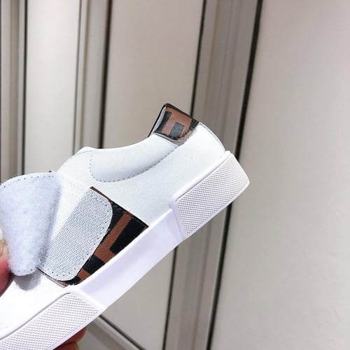 حذاء اطفال ماركة Fendi