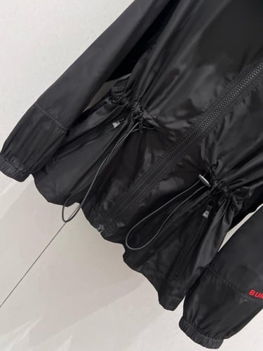 جاكيت نسائي ماركة Burberry