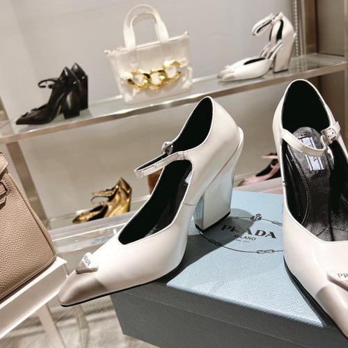 حذاء نسائي ماركة ‏Prada