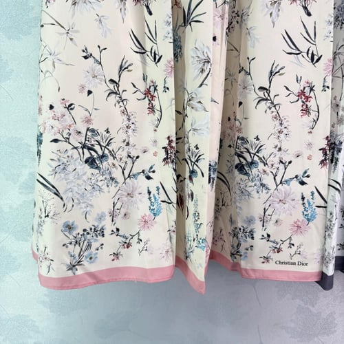 تنوره نسائية ماركة Dior