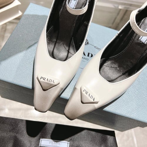 حذاء نسائي ماركة ‏Prada