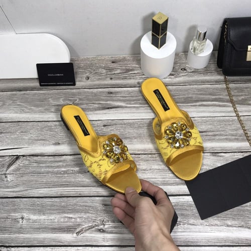 حذاء نسائي ماركة D&G