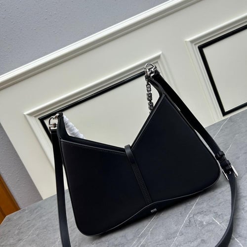 شنطة نسائية ماركة Givenchy