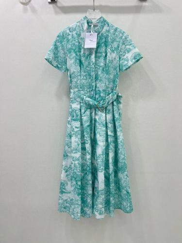 فستان ماركة Dior