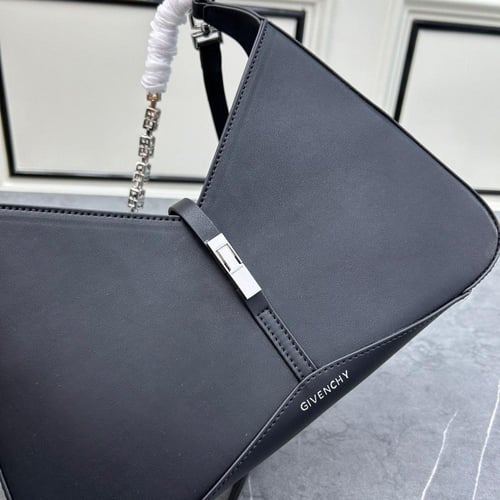 شنطة نسائية ماركة Givenchy